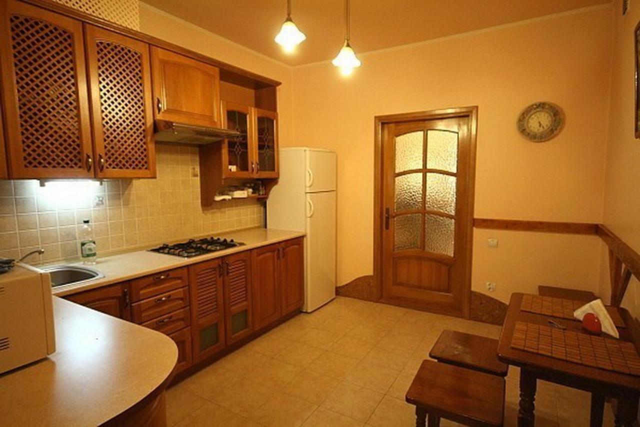 Historical Centre Apartments Лвив Екстериор снимка
